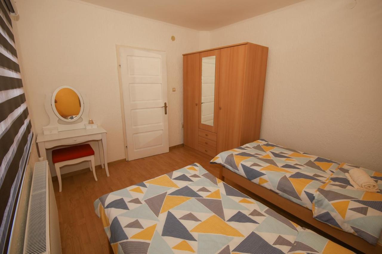 Apartments Sweet Home Otočac Exteriör bild